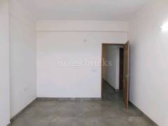 3BHK Multistorey Apartment for Resale in Phi 2 - Photo 4
