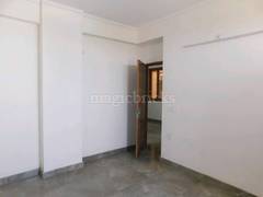 3BHK Multistorey Apartment for Resale in Phi 2 - Photo 6