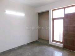 3BHK Multistorey Apartment for Resale in Phi 2 - Photo 7