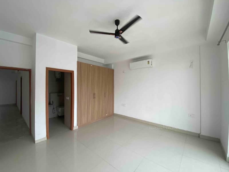 4 BHK 2100 Sqft Flat For Sale Sihi Village, Gurgaon