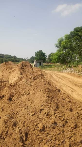 121 Sqyrd Plot For Sale in Farukh Nagar, Gurgaon