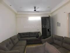3BHK Multistorey Apartment for Rent in Gaur City 2 - Photo 2