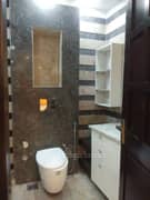 3BHK Builder Floor Apartment for Rent in East Of Kailash - Photo 17