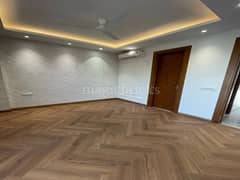 3BHK Multistorey Apartment for Resale in DLF City Plot Phase 2 at DLF Cyber City - Photo 3