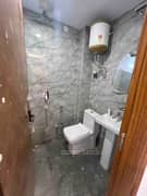 3BHK Builder Floor Apartment for Rent in Phase 2 Chhatarpur Enclave - Photo 8