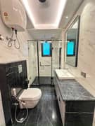 4BHK Builder Floor Apartment for Rent in South Extension 2 - Photo 7