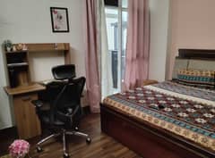 2BHK Multistorey Apartment for Resale in Prateek Laurel at Sector 120 - Photo 1