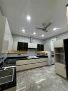 4BHK Builder Floor Apartment for Rent in Defence Colony - Photo 4