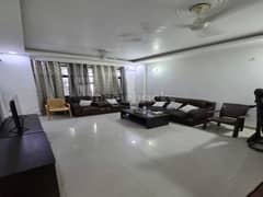 3BHK Multistorey Apartment for Rent in Galaxy Apartment at Sector 43 - Photo 2
