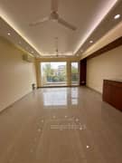 3BHK Builder Floor Apartment for Rent in Bargainer Ultra Premium Floor at Sushant Lok-I, Sector 43 - Photo 1