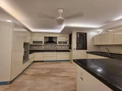 3BHK Builder Floor Apartment for Rent in Sushant Lok-I, Sector 43 - Photo 2