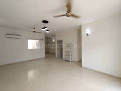 4BHK Builder Floor Apartment for Resale in Emaar Emrald Floors Select at Sector 65 - Photo 2
