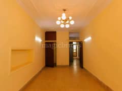 2BHK Builder Floor Apartment for Rent in Kirti Nagar - Photo 2