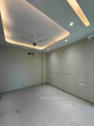 3BHK Builder Floor Apartment for Rent in Uppal Southend, Sector 49, Sohna Road - Photo 1
