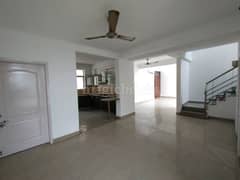 4BHK Multistorey Apartment for Resale in Raheja Atharva Floors at Sector 109 - Photo 1