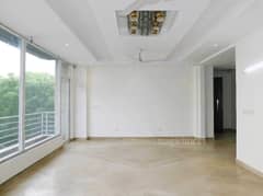 4BHK Builder Floor Apartment for Resale in Kalkaji - Photo 2