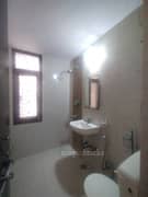 3BHK Multistorey Apartment for Rent in Brotherhood Apartment at Block H 3 Vikaspuri - Photo 17