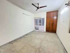 3BHK Multistorey Apartment for Rent in DDA Flats at Sarita Vihar, Mathura Road - Photo 5