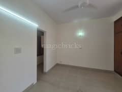 4BHK Builder Floor Apartment for Rent in Safdarjung Enclave - Photo 11