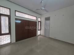4BHK Builder Floor Apartment for Rent in Safdarjung Enclave - Photo 13