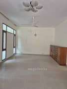 4BHK Builder Floor Apartment for Rent in Safdarjung Enclave - Photo 1