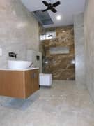 4BHK Builder Floor Apartment for Rent in Defence Colony - Photo 20