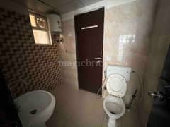 3BHK Multistorey Apartment for Rent in Gaur City 14th Avenue at Noida Extension - Photo 9