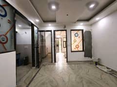 3BHK Builder Floor Apartment for Resale in Sector 16 Rohini - Photo 1