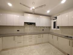 4BHK Builder Floor Apartment for Resale in Phase 4 DLF - Photo 12