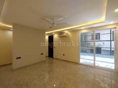 4BHK Builder Floor Apartment for Resale in Phase 4 DLF - Photo 4