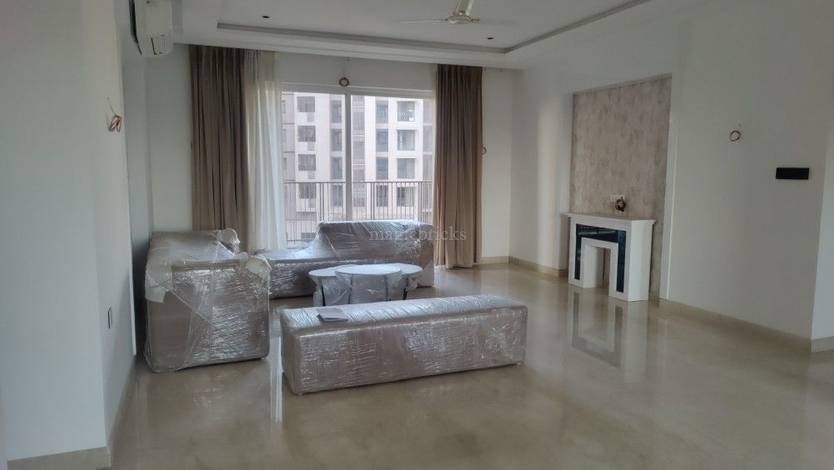 Apartment in Yeshwant Niwas Road