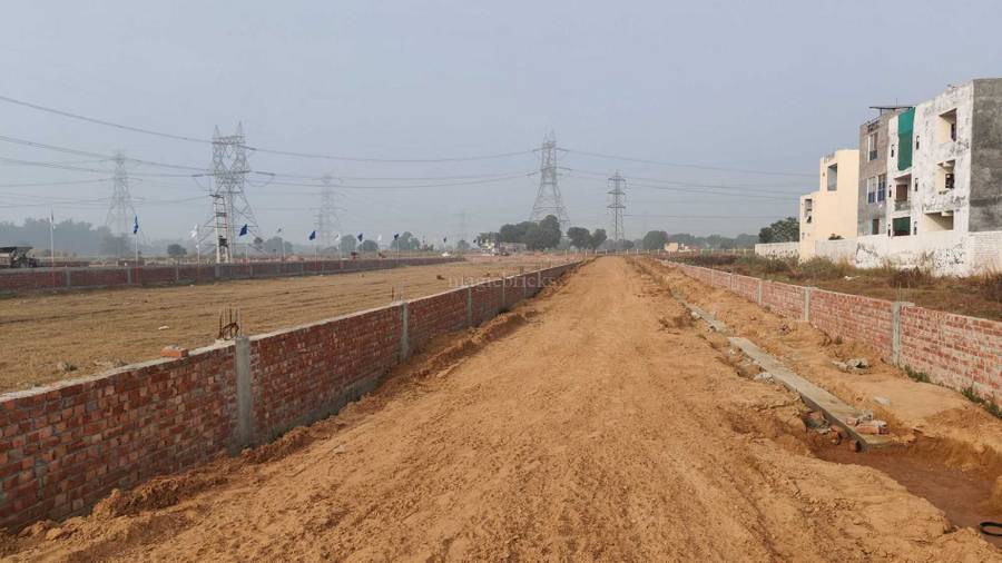 172 Sqyrd Plot For Sale in Farukh Nagar, Gurgaon