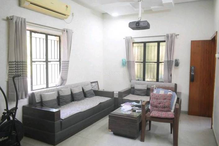 Villa in Jawaharchowk Maninagar