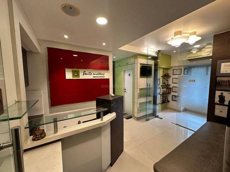 1 RK Pali Hill Apartment in Bandra West