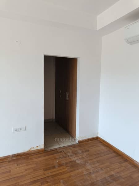 4 BHK 2750 Sqft Flat For Sale in SS Linden Floors, Sector 84, Gurgaon