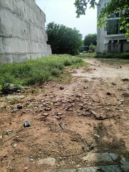 173 Sqyrd Plot For Sale in Palam Vihar Pocket A, Gurgaon