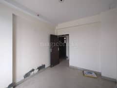 3BHK Multistorey Apartment for Rent in Ansals Highland Park at Sector 103 - Photo 4