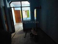 1BHK Builder Floor Apartment for Resale in Geeta Colony - Photo 1