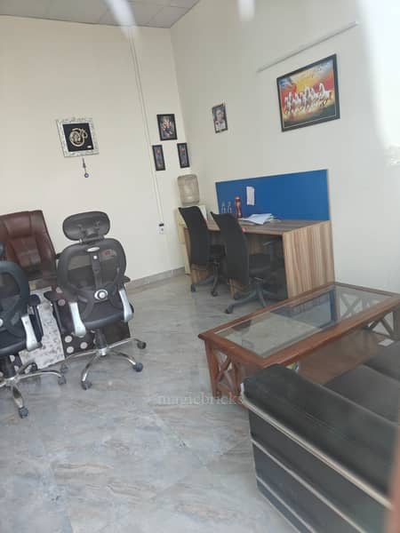 Commercial Shop 400 Sq-ft For Rent in SVH 83 Metro Street, Sector 83, Gurgaon