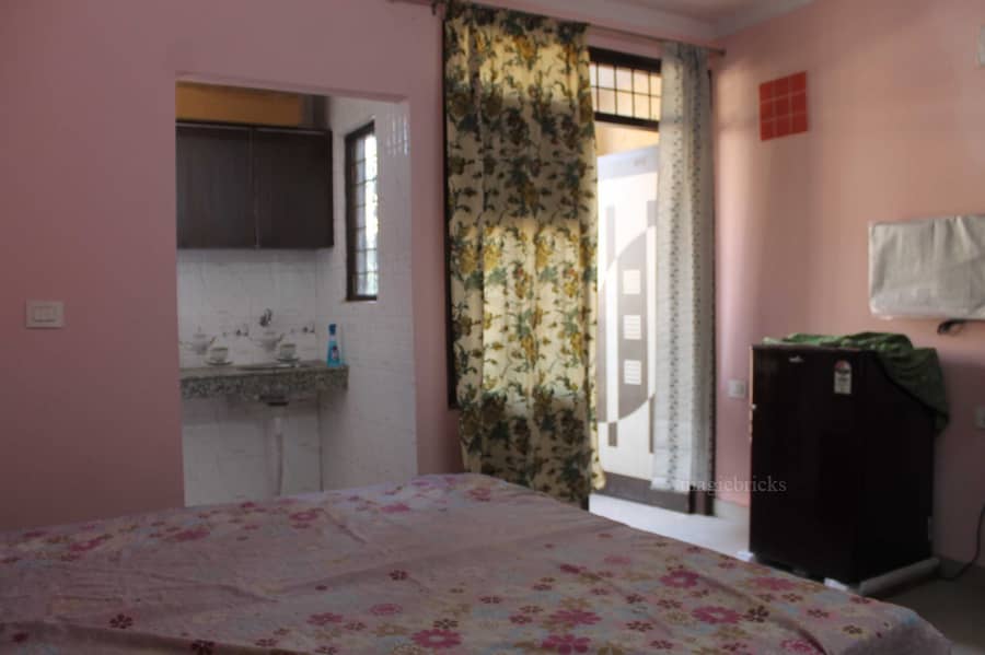 1 BHK 300 Sq-ft For Rent in Block U Phase 3 DLF, Gurgaon